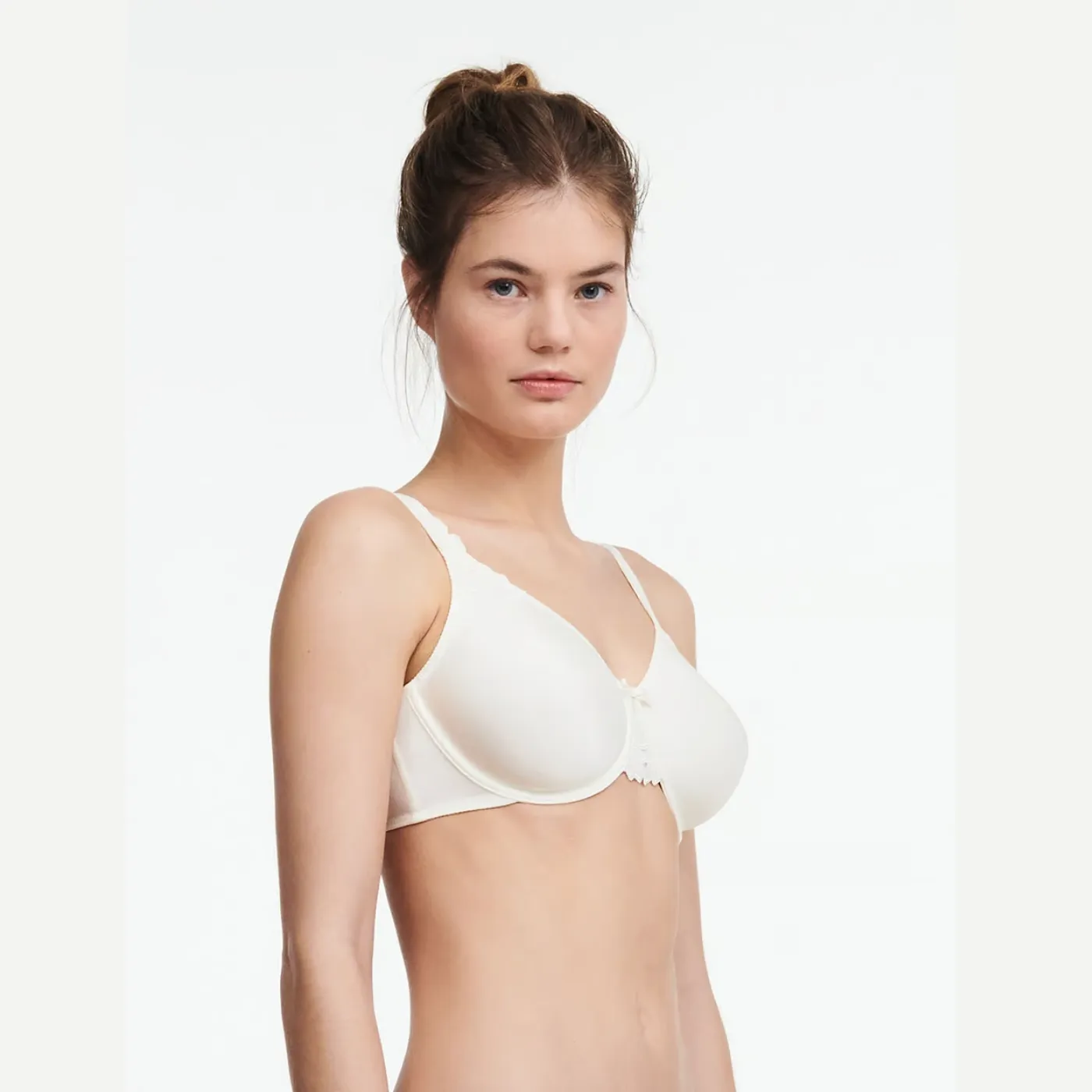 Chantelle Hedona Seamless Unlined Minimiser Bra | White