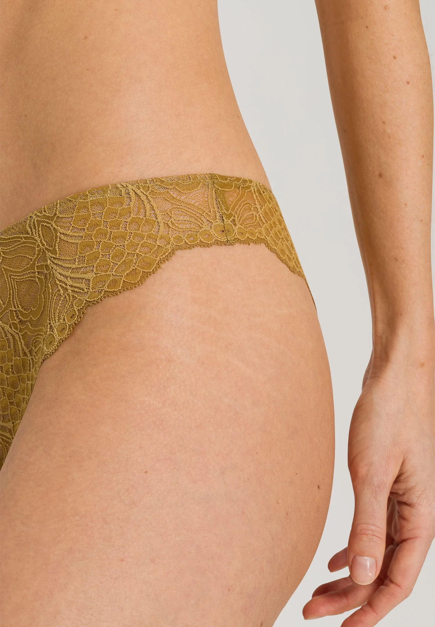 Lilova Thong | Gold 72532-1246