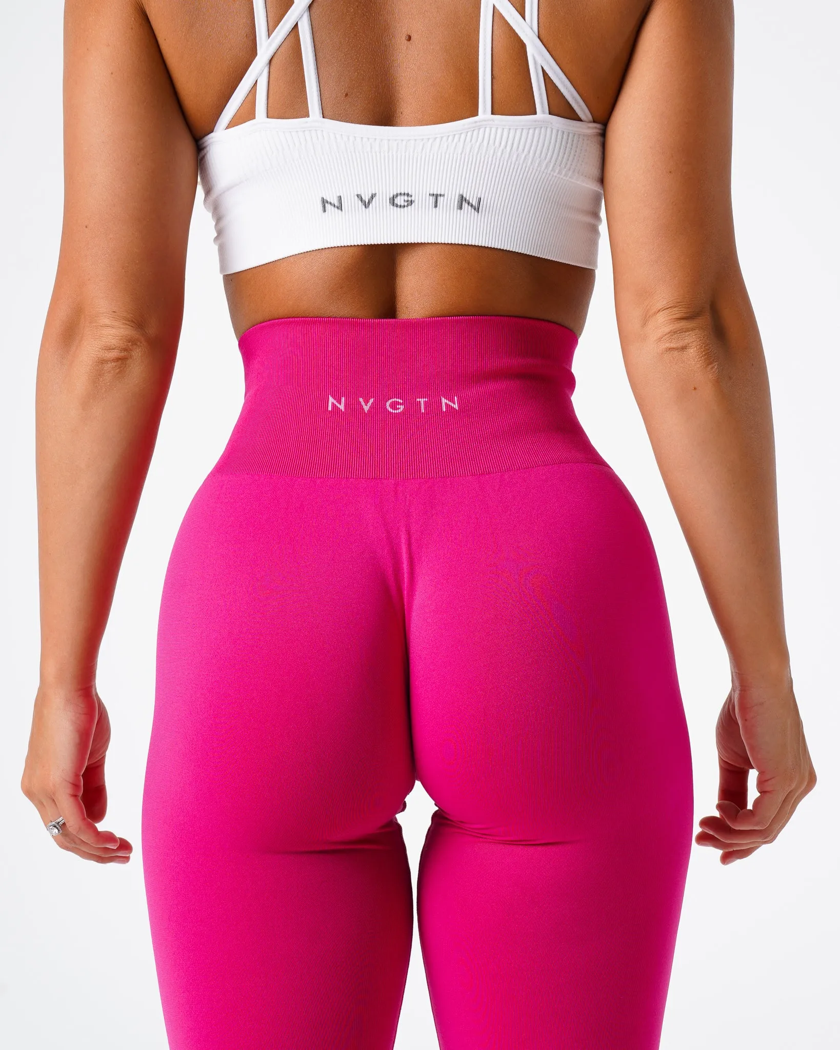 Magenta Solid Seamless Leggings