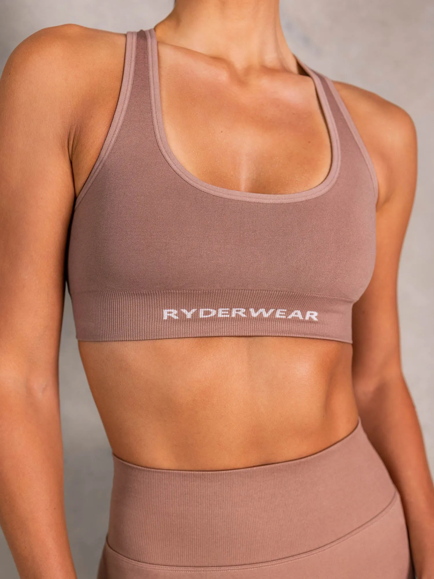 NRG Seamless Scoop Neck Sports Bra - Almond